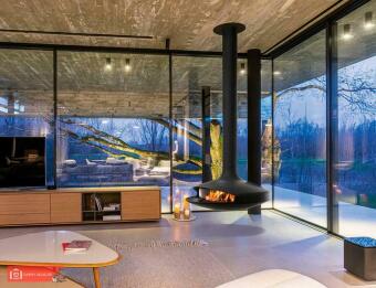 Подвесной дровяной камин Gyrofocus со стеклом в Владивостоке