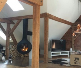 Подвесной дровяной камин Bathyscafocus с выпуклой стеклянной дверцей в Владивостоке